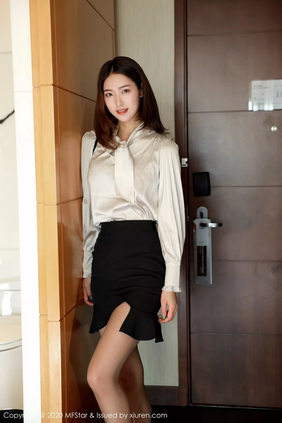 [MFStar模范学院]第328期方子萱写真-秀人资源网